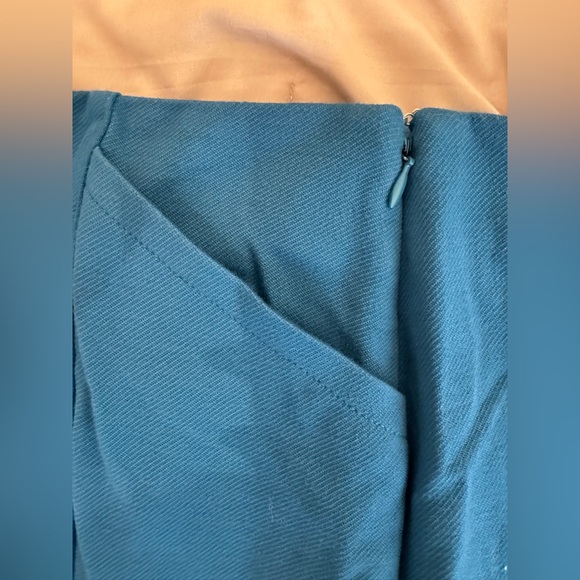CAbi #3220 Sigourney Pencil Skirt Cerulean Blue Stretch Knit Pockets Sz 2 - Picture 6 of 6